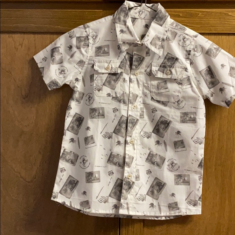 Button up short sleeve dress shirt